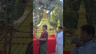 The process of donating the golden canopy to the pagoda, filmed with the highest resolution.