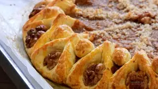 Apple Pie with Walnuts - Grab 3 apples and make this amazing pie! Luxurious breakfast! Very easy!