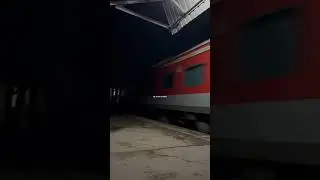 12398 New Delhi-Gaya Mahabodhi Express with GMO WAP7 skipping Durgauti.🚉❤️🔥