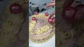 Glitzer Torte backen 😍🍒🎂💖 #youtubeshorts #diy #shorts #backen #torte #heartcakedecorating