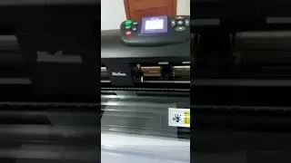 Trabalho da plotter FOISON E24L cortando PVC
