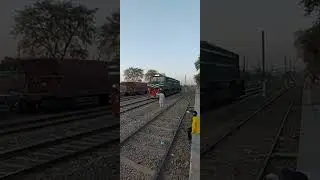 ZCU LOCOMOTIVE CROSSING WALTON RAILWAY STATION