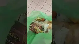 Помогаю бабушке продуктами!