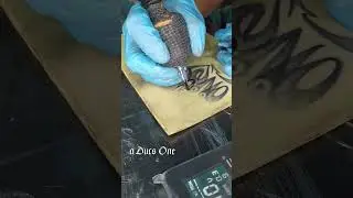 pr&aacute;ctica en piel sint&eacute;tica tattoo #lettering  #graff #graffitiartist #letteringtattoo #tattoograff