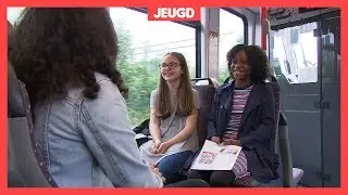 Sunee spreekt de stem in van de tram