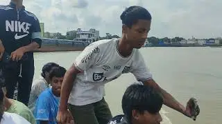 বুড়িগঙ্গা নদি পার হয়ে ফুটবল খেলতে গেছিলাম, burigonga nodi par hoye football khalte giacilam