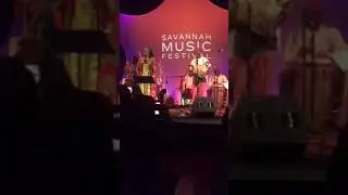 Bethsayda Machado and Parrando El Clavo