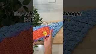 The most AMAZING yarn 🙌 this is magic color changing yarn 😌 #yarn #crochet #shorts #fyp