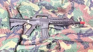 cool broken airsoft gun (unfortunately it&rsquo;s broken 😞)￼
