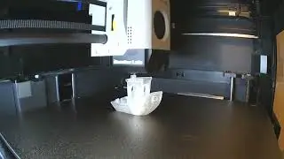 3D Printing a test benchy in transparent PETG