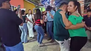 Asi Disfrutando de Duranguense con Grupo F.L 