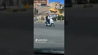 (6) I motivi per cui odiamo Palermo: tra auto contromano e parcheggi nella corsia di sorpasso 🚗