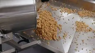 Making Brandini Toffee Popcorn [15sec. wide format]