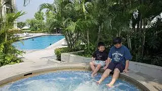 Irvine & Ivern #foot #relaxing at 🦶♨️💧#jacuzzi #hot #pool 😁