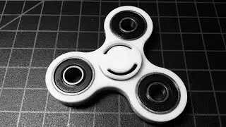Yomaxer fidget spinner review: Premium plastic tri-spinner with 608 Si3N4 bearings from Amazon