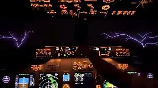 Flying as a Boeing 787 in Heavy Thunderstorm ⚡ #airlinepilots #aircrew #boeing787 #aviation #fly