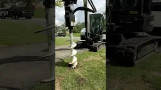 Bobcat E48 excavator running auger #shortsvideo #automobile #constructionequipment #bobcat
