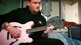 Tom Delonge 'Blink 182' Fender Starcaster Shell pink.