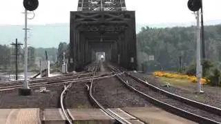Columbia River Railroad Bridge @ Vancouver, WA. BNSF Light Power.