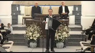 Aurel Bobu,,Chiar dacă valuri vin mereu și crucea-i  grea pe cale