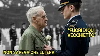 Hanno bloccato il vecchio al funerale di un generale, poi il generale a 4 stelle ha fermato tutto