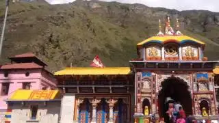 Badrinath Temple Complete view|Amazing videos Copy 7
