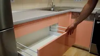 Ящик TandemBOX Blum. Открывание от нажатия. Работа механизма Tip-on