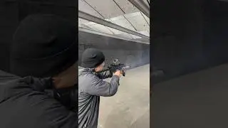 Кстати, пистолет стоит 85 000 долларов.
