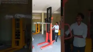 SEMI ELECTRIC STACKER - BATTERY OPERATED