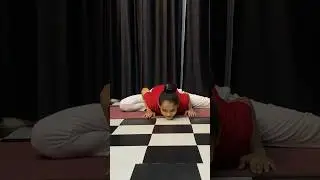 Wana do split ? #yoga #yogalife #yogapractice #yogamusic #yogainspiration #yogi