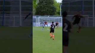 Ex Liverpool player does this...🤦&zwj;♂️🙃 #football #soccer #sundayleague #fails #baiteze