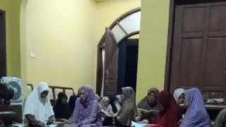 ngaji rutinan jama'ah yasin tahlil