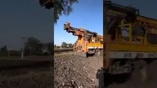 SSSBA #borewell #shorts #workingrigs #boreholedrilling #aircompressor #construction #rig #machine