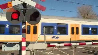 DUTCH RAILROAD CROSSING - Diemen - ADOB - Oud Diemerlaan