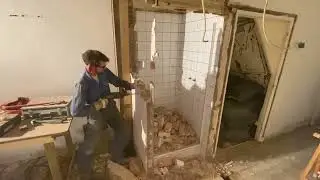 120 JAAR OUD HUIS RENOVEREN (2) - KEUKEN, BADKAMER EN PLAFOND SLOPEN (TIMELAPSE)