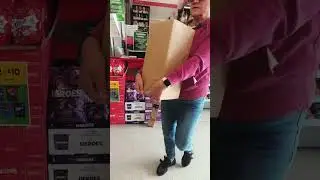 Posting Off a Parcel in Post Office Live Vlog: Errand Spark! 😎📦  Post Office Vlog: Live Send! 😎📦