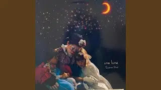 Une lune