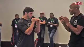 Anderson Silva d&aacute; dicas de como e onde acertar seu advers&aacute;rio