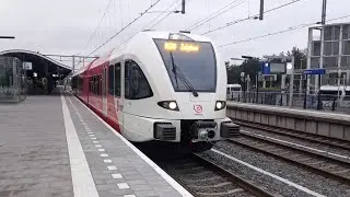 Arriva vertrekt met toeter en sein vanaf Apeldoorn osseveld