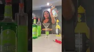 How to make: A Green Apple Martini !!