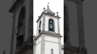 Sinos a tocar para a missa na igreja de Santo Est&ecirc;v&atilde;o de Briteiros - Guimar&atilde;es (Toque Completo)