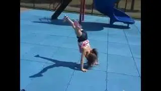 5 Year Old Twins Do Back Walkovers In The Park