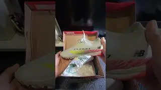 UNBOXING NEW BALANCE FURON V8 PRO 🔥 #giaybongda #giaybongdachinhhang #bongda #newbalance #unboxing
