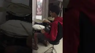 First lesson of playing drums