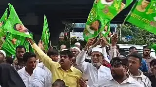 #AIMIM Corporators & workers staged protest against #HYDRAA outside the #Bahadurpura MRO Office.