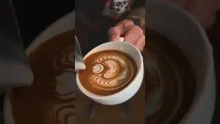 Wing Tulip 🌷 Latte Art #shorts #barista