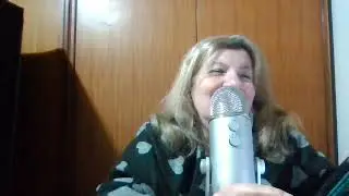 ASMR SPIDERWICK IN SOFT WHISPERING E TRIGGER CON SPUGNETTA VERDE