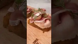 Cesare Battisti | Crostone di pane con San Daniele