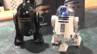 Star Wars R2D2 vs R2Q5 Comparison