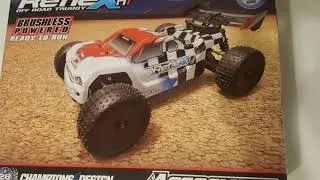 Team Associated Reflex 14T Truggy unboxing and quick look.
